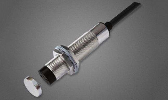 Nuovo tipo di sensore di velocità di rotazione avanti e indietro